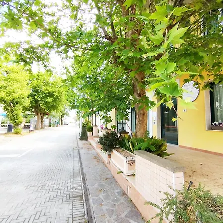 Azzurro Igea Marina 3* Μπελάρια-Ιτζέα Μαρίνα
