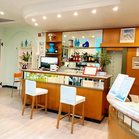 Ξενοδοχείο Azzurro Igea Marina 3*